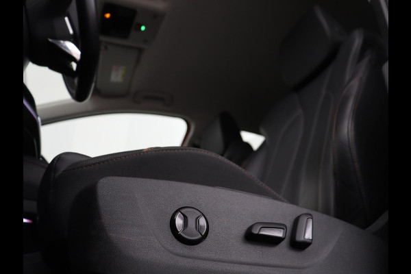 Škoda ENYAQ iV 80 | Leder | Stoelverwarming | Trekhaak | Adaptive cruise | Warmtepomp | Matrix LED | Carplay | 21'' | Achterbankverwarming | Navigatie | Sport Plus Pakket | Sfeerverlichting