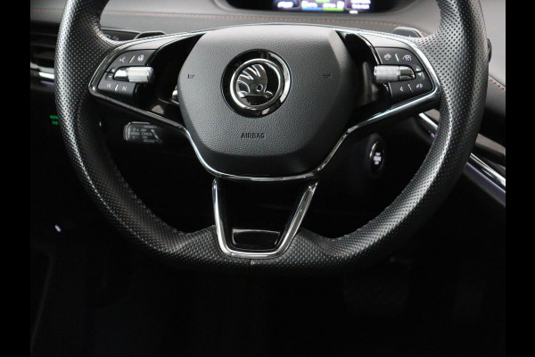 Škoda ENYAQ iV 80 | Leder | Stoelverwarming | Trekhaak | Adaptive cruise | Warmtepomp | Matrix LED | Carplay | 21'' | Achterbankverwarming | Navigatie | Sport Plus Pakket | Sfeerverlichting