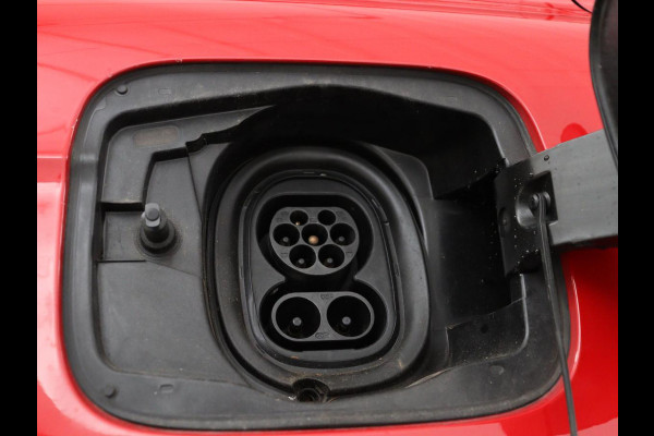 Škoda ENYAQ iV 80 | Leder | Stoelverwarming | Trekhaak | Adaptive cruise | Warmtepomp | Matrix LED | Carplay | 21'' | Achterbankverwarming | Navigatie | Sport Plus Pakket | Sfeerverlichting