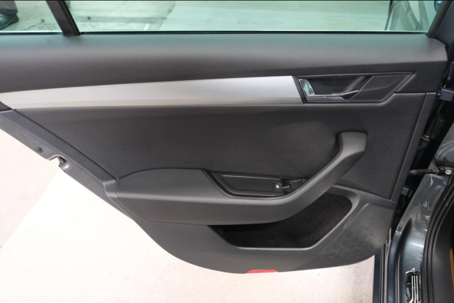 Škoda Superb Combi 1.4 TSI ACT Ambition Business - N.A.P. Airco, Cruise, Navi, Automaat, PDC