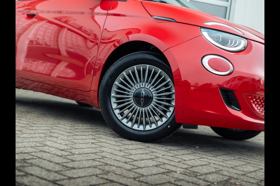 Fiat 500 Hybrid Torino Launch Edition | Private Lease € 379,- | New | Clima | Carplay | PDC | Priv Glass | Rosso Passione