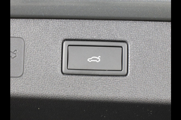 Volkswagen T-Roc Style First Edition 1.5 eTSI 85 kW / 116 PK SUV 7 | Assistance Pakket | Trekhaak | Elek. achterklep |  Velgen 'Vancouver', 19 inch lichtmetaal | Zwart dak