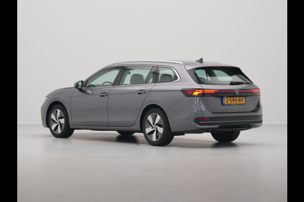Volkswagen Passat Variant 1.5 eTSI 150pk DSG Business Trekhaak Navigatie Camera Massage Android/Carplay