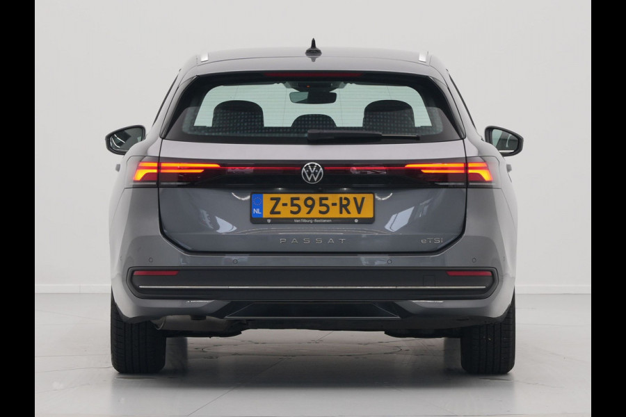 Volkswagen Passat Variant 1.5 eTSI 150pk DSG Business Trekhaak Navigatie Camera Massage Android/Carplay