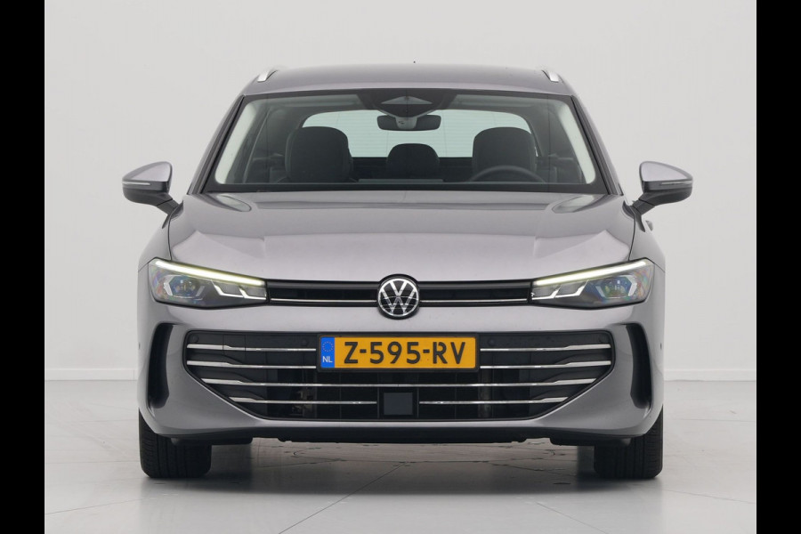 Volkswagen Passat Variant 1.5 eTSI 150pk DSG Business Trekhaak Navigatie Camera Massage Android/Carplay