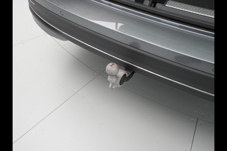 Volkswagen Passat Variant 1.5 eTSI 150pk DSG Business Trekhaak Navigatie Camera Massage Android/Carplay