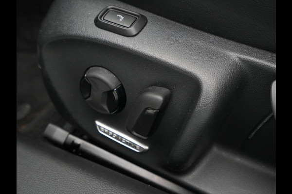 Volkswagen Passat Variant 1.5 eTSI 150pk DSG Business Trekhaak Navigatie Camera Massage Android/Carplay
