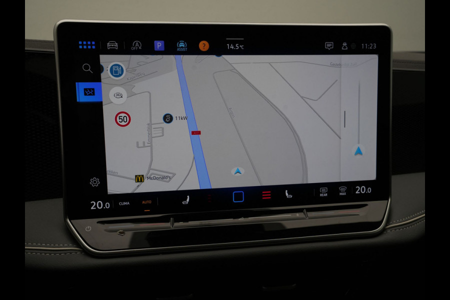 Volkswagen Passat Variant 1.5 eTSI 150pk DSG Business Trekhaak Navigatie Camera Massage Android/Carplay