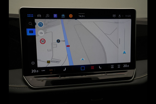 Volkswagen Passat Variant 1.5 eTSI 150pk DSG Business Trekhaak Navigatie Camera Massage Android/Carplay