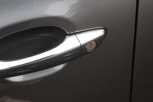 Citroën C3 Aircross 1.2 PureT. 110PK Automaat Shine Navigatie/Camera/Parkeerhulp/Keyfree