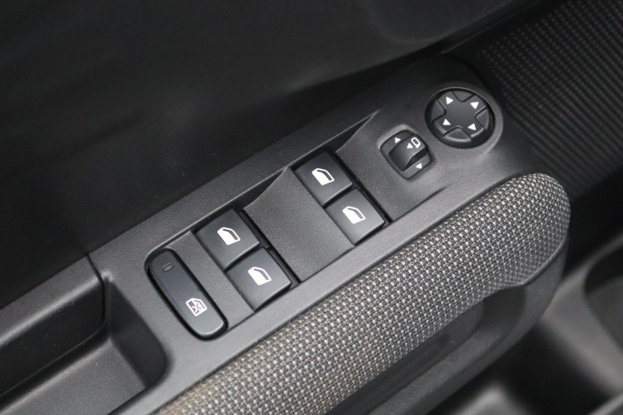 Citroën C3 Aircross 1.2 PureT. 110PK Automaat Shine Navigatie/Camera/Parkeerhulp/Keyfree