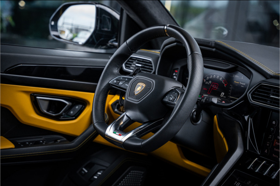 Lamborghini Urus 4.0 V8 - BTW | Akrapovic | Keramisch | Panorama | Xpel | B&O+ | Massage