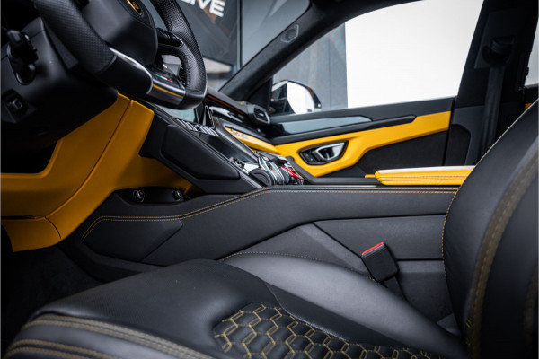 Lamborghini Urus 4.0 V8 - BTW | Akrapovic | Keramisch | Panorama | Xpel | B&O+ | Massage