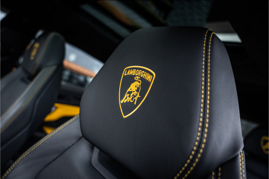 Lamborghini Urus 4.0 V8 - BTW | Akrapovic | Keramisch | Panorama | Xpel | B&O+ | Massage