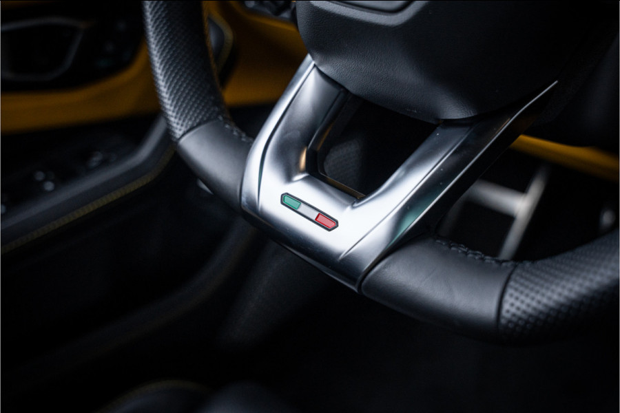 Lamborghini Urus 4.0 V8 - BTW | Akrapovic | Keramisch | Panorama | Xpel | B&O+ | Massage