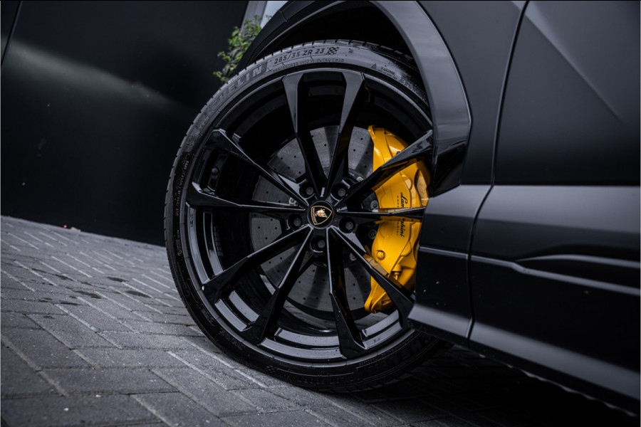 Lamborghini Urus 4.0 V8 - BTW | Akrapovic | Keramisch | Panorama | Xpel | B&O+ | Massage