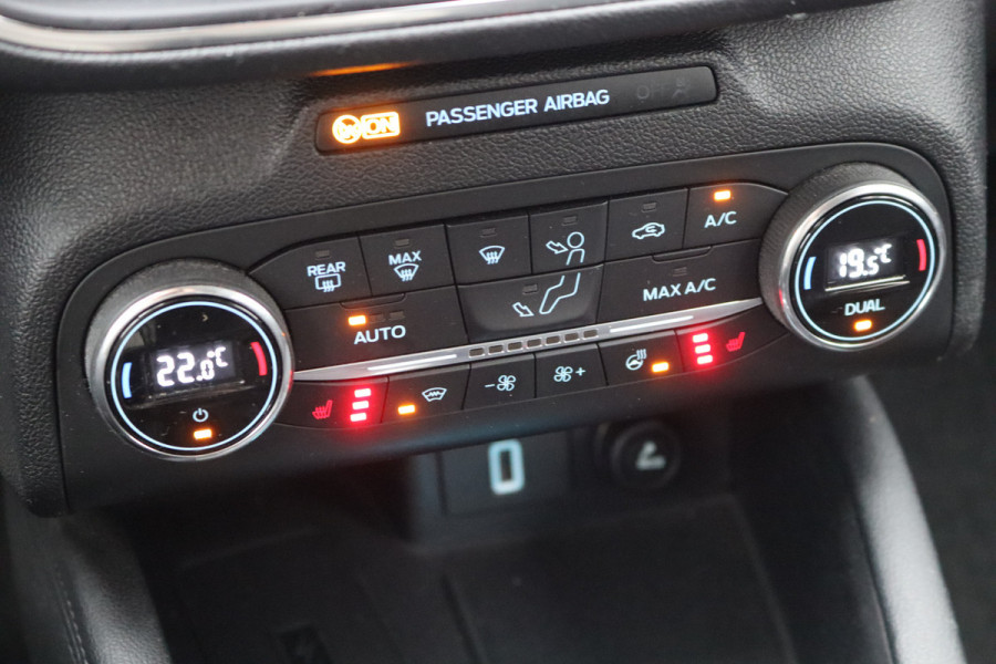 Ford FOCUS Wagon 125PK EcoB. Titanium Trekhaak/Navigatie/Camera/Keyfree/Winter-pack