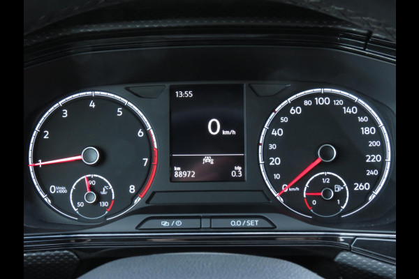 Volkswagen T-Cross 1.0 TSI Life | APPLE CARPLAY | LM VELGEN | DAB+ | ADAPTIVE CRUISE CONTROL | PARKEERSENSORS | BLIND SPOT |