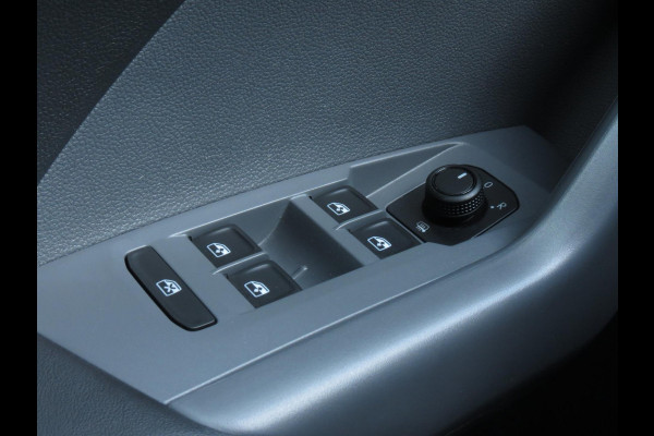 Volkswagen T-Cross 1.0 TSI Life | APPLE CARPLAY | LM VELGEN | DAB+ | ADAPTIVE CRUISE CONTROL | PARKEERSENSORS | BLIND SPOT |