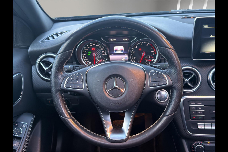 Mercedes-Benz A-Klasse A 180 Urban PANO Automaat Stoelverwarming 1e Eigenaar