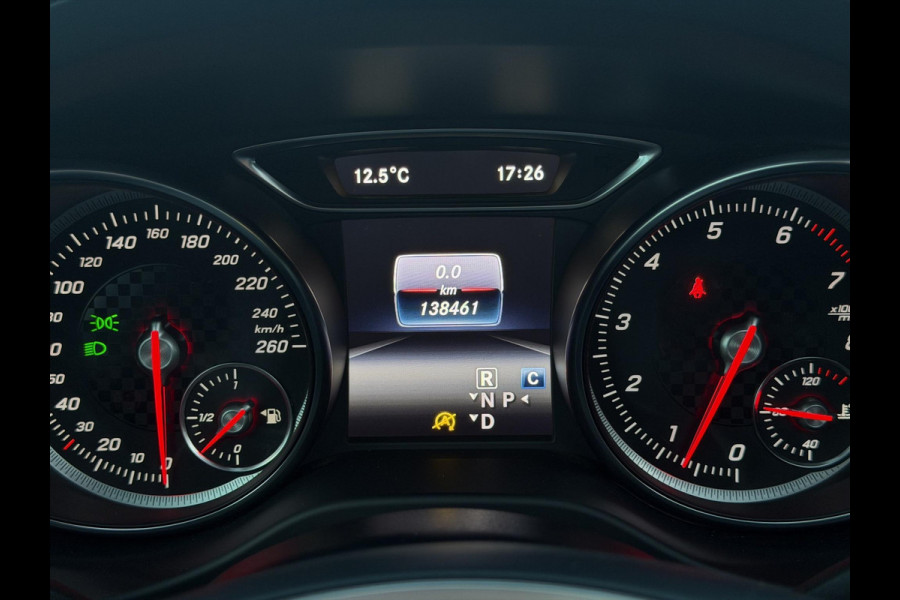 Mercedes-Benz A-Klasse A 180 Urban PANO Automaat Stoelverwarming 1e Eigenaar