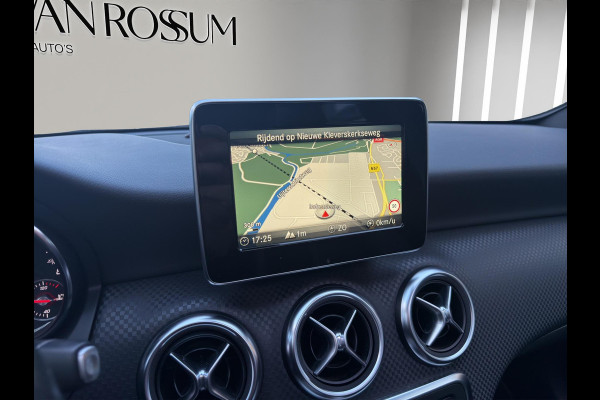 Mercedes-Benz A-Klasse A 180 Urban PANO Automaat Stoelverwarming 1e Eigenaar