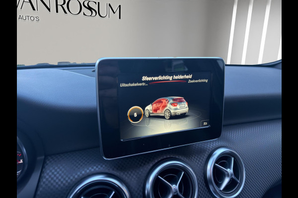 Mercedes-Benz A-Klasse A 180 Urban PANO Automaat Stoelverwarming 1e Eigenaar