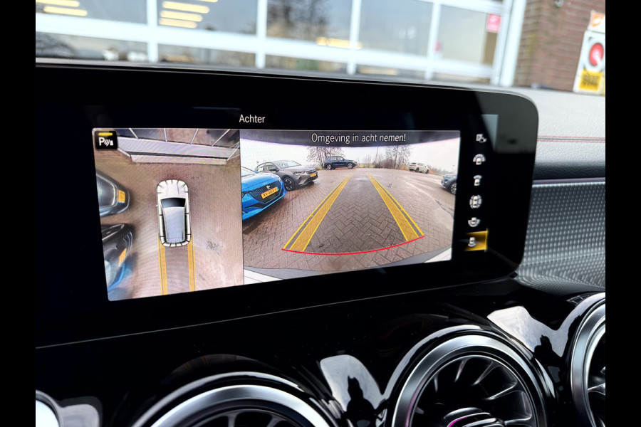 Mercedes-Benz EQB 300 4MATIC AMG Line 7-Persoons Panoramadak, 360 camera