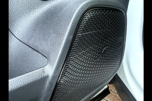 Mercedes-Benz EQB 300 4MATIC AMG Line 7-Persoons Panoramadak, 360 camera