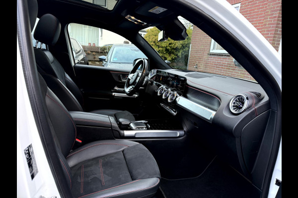 Mercedes-Benz EQB 300 4MATIC AMG Line 7-Persoons Panoramadak, 360 camera