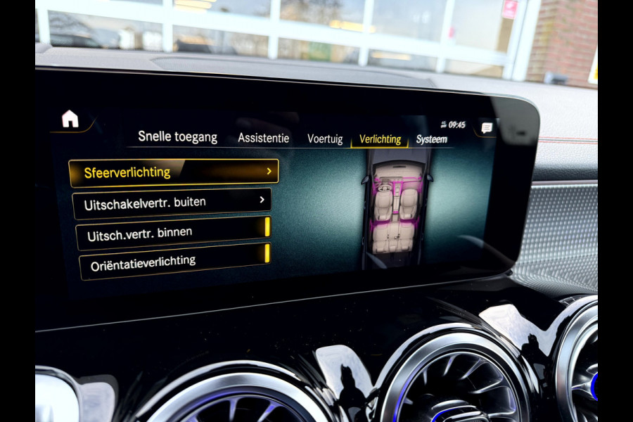 Mercedes-Benz EQB 300 4MATIC AMG Line 7-Persoons Panoramadak, 360 camera