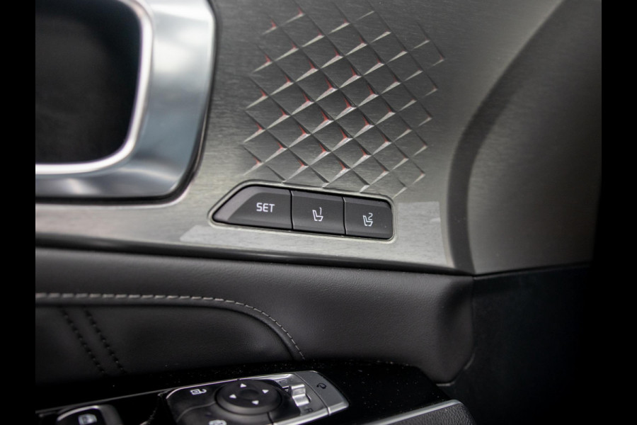 Kia Sorento 1.6 T-GDI Plug-in Hybrid 4WD ExecutiveLine 7p. | Full options | NL auto! | Alarm klasse 3 | Afn. Trekhaak l 100% onderhouden