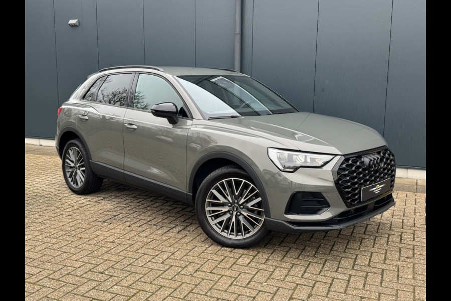 Audi Q3 45 TFSI e S-Line Edition * Navigatie * Stoelverwarming * Side Assist * Adaptieve Cruise Control *