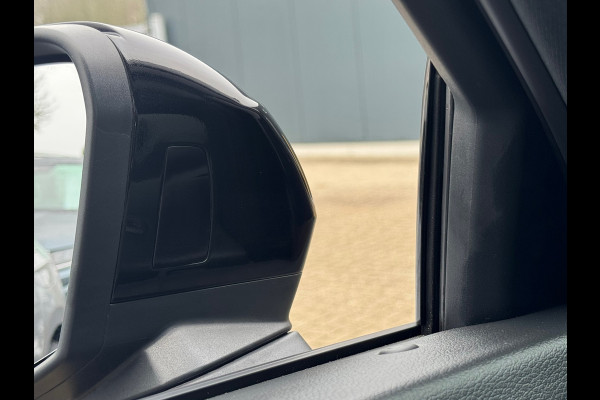 Audi Q3 45 TFSI e S-Line Edition * Navigatie * Stoelverwarming * Side Assist * Adaptieve Cruise Control *