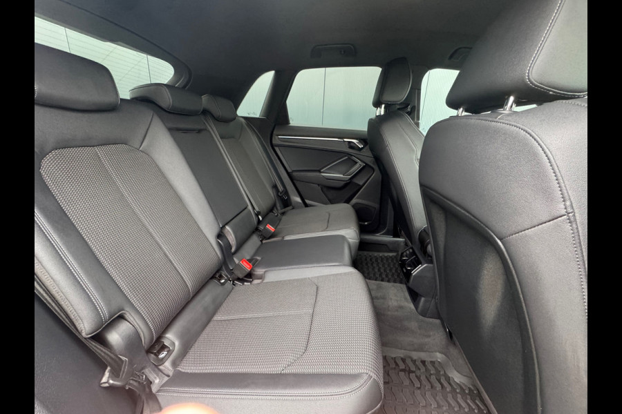Audi Q3 45 TFSI e S-Line Edition * Navigatie * Stoelverwarming * Side Assist * Adaptieve Cruise Control *