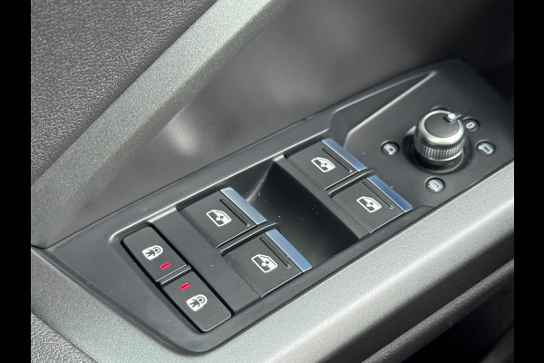 Audi Q3 45 TFSI e S-Line Edition * Navigatie * Stoelverwarming * Side Assist * Adaptieve Cruise Control *