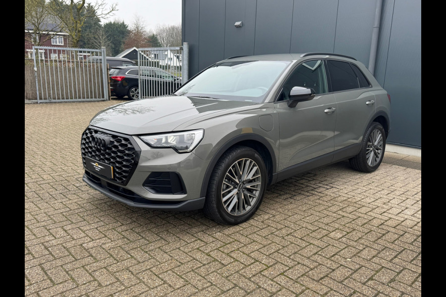 Audi Q3 45 TFSI e S-Line Edition * Navigatie * Stoelverwarming * Side Assist * Adaptieve Cruise Control *