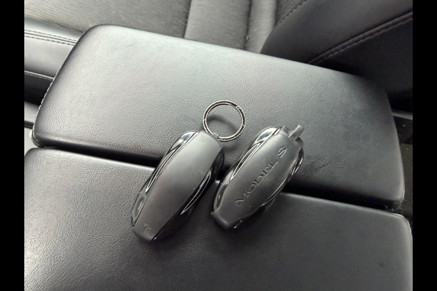 Tesla Model S 75D Base | Plaid Stuur | Auto Pilot | Panoramadak | Camera | Stoelverwarming |