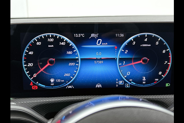 Mercedes-Benz CLA-Klasse 180 AMG Line  Panoramadakj | 5 spaaks lichtmetalen velgen | Navigatie | Parking support met 360 grade camera Inclusief 24 maanden Mercedes-Benz Certified garantie voor Europa.