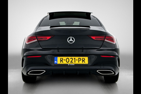 Mercedes-Benz CLA-Klasse 180 AMG Line  Panoramadakj | 5 spaaks lichtmetalen velgen | Navigatie | Parking support met 360 grade camera Inclusief 24 maanden Mercedes-Benz Certified garantie voor Europa.