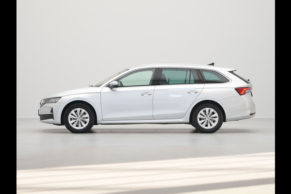 Škoda Octavia Combi 1.5 TSI MHEV Business Edition Navigatie Keyless Privacy Glas Lm Velgen Nieuw Model