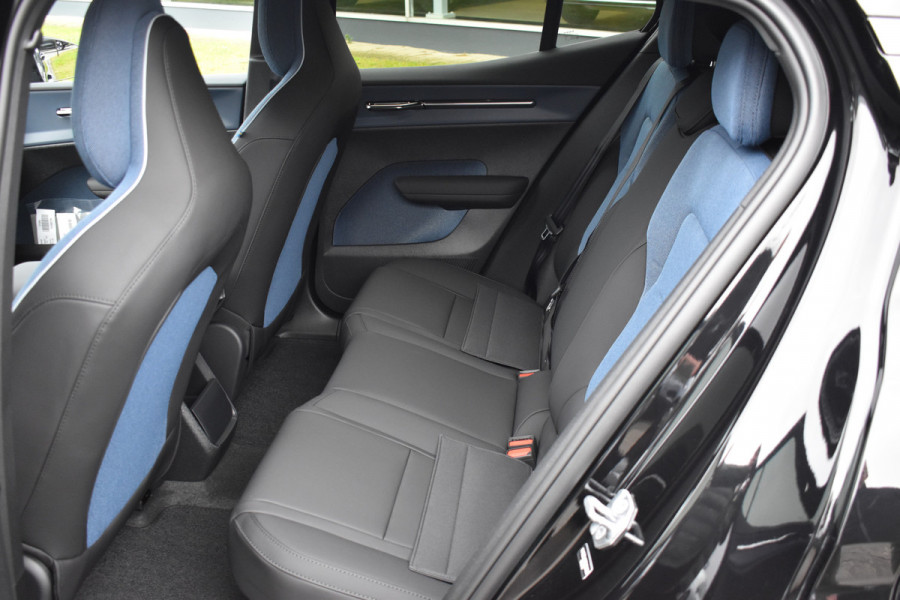 Volvo EX30 Extended Range 272PK Black Edition 69 kWh | H&K | 20" LMV | Elektr. Stoel | ACC | Camera | Blis