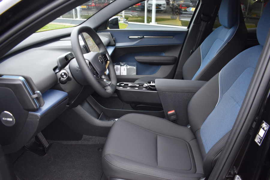 Volvo EX30 Extended Range 272PK Black Edition 69 kWh | H&K | 20" LMV | Elektr. Stoel | ACC | Camera | Blis