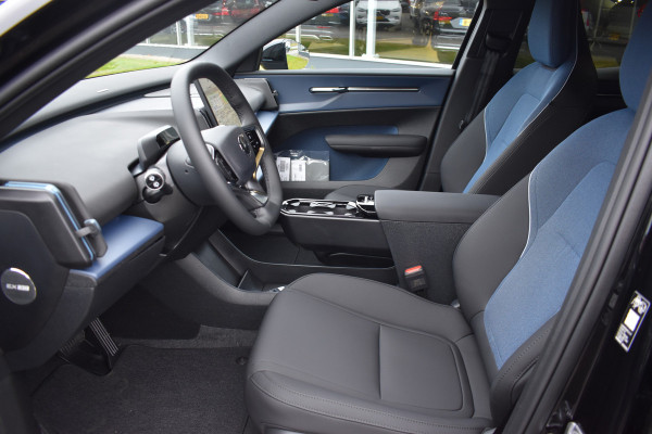 Volvo EX30 Extended Range 272PK Black Edition 69 kWh | H&K | 20" LMV | Elektr. Stoel | ACC | Camera | Blis