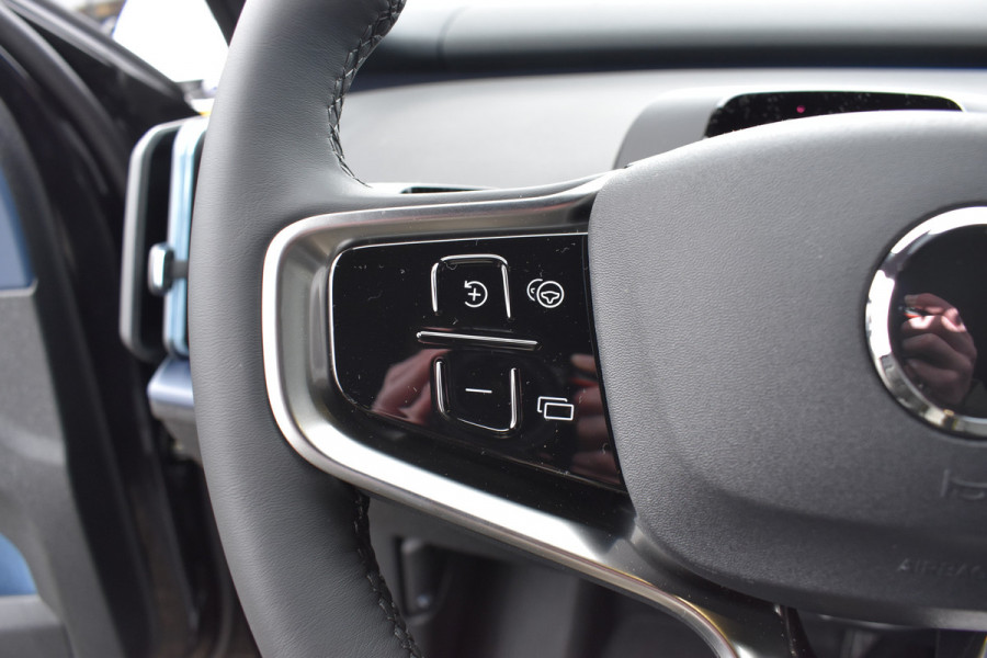 Volvo EX30 Extended Range 272PK Black Edition 69 kWh | H&K | 20" LMV | Elektr. Stoel | ACC | Camera | Blis