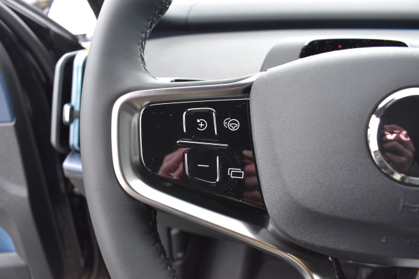 Volvo EX30 Extended Range 272PK Black Edition 69 kWh | H&K | 20" LMV | Elektr. Stoel | ACC | Camera | Blis