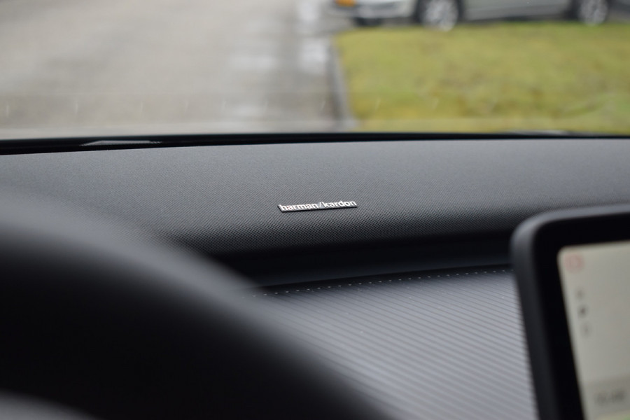 Volvo EX30 Extended Range 272PK Black Edition 69 kWh | H&K | 20" LMV | Elektr. Stoel | ACC | Camera | Blis