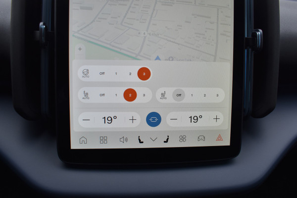 Volvo EX30 Extended Range 272PK Black Edition 69 kWh | H&K | 20" LMV | Elektr. Stoel | ACC | Camera | Blis