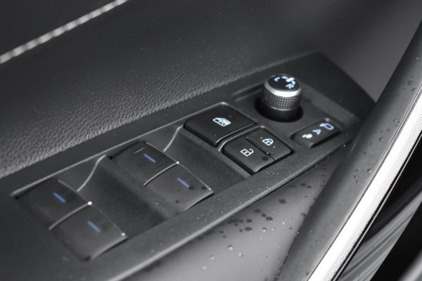 Toyota Corolla Touring Sports 1.8 Hybrid Dynamic | CAMERA | STOELVERWARMING | APPLE CARPLAY | ANDROID AUTO | NAP | ADAPT. CRUISE