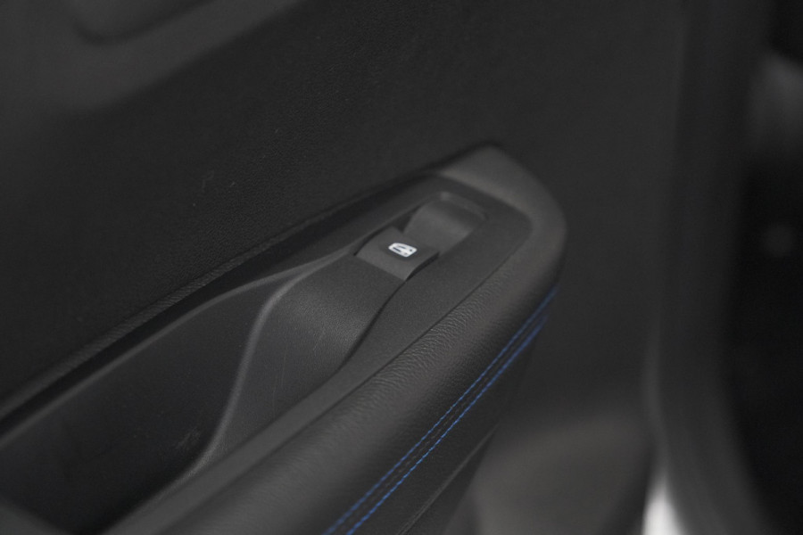 Renault Kadjar TCe 140 EDC Limited | Camera | Dodehoekdetectie | Apple Carplay | Stoelverwarming